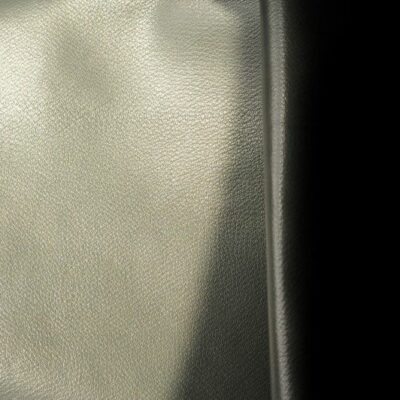 chèvre vert sombre Ruadh sellier maroquinier Bretagne Rennes chèvre vert sombre Ruadh sellier maroquinier Bretagne Rennes