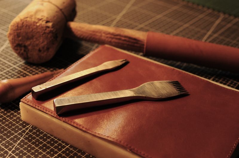 outils de couture sellier Ruadh sellier maroquinier Rennes Bretagne outils de couture sellier Ruadh sellier maroquinier Rennes Bretagne